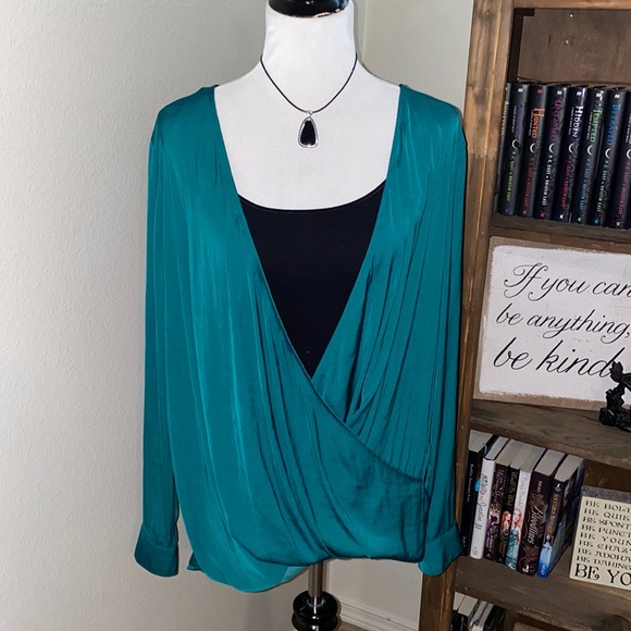 Long sleeve plunge blouse - Picture 1 of 7